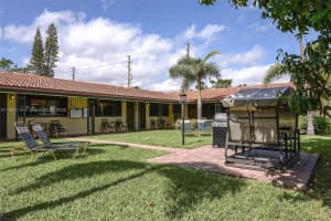 811 Ne 10th St 5, Hallandale Beach