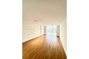 800 Parkview Dr 605, Hallandale Beach