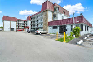 1335 W 68th St 207, Hialeah