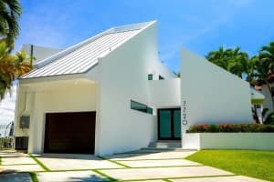 7720 Miami View Dr, North Bay Village
