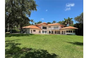 10600 Sw 69th Ave, Pinecrest