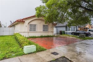 7553 W 4th Ct, Hialeah