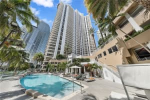 901 Brickell Key Blvd 3002, Miami