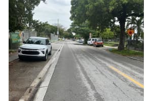 1855 Nw 32nd St, Miami