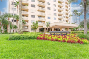 90 Edgewater Dr 1015, Coral Gables