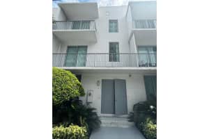 2150 Van Buren St Th104, Hollywood