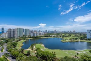 3675 N Country Club Dr 2404, Aventura