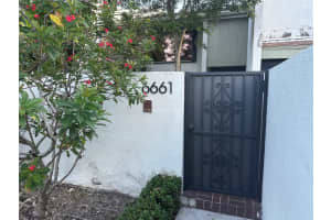 6661 Sw 72nd St 35, South Miami