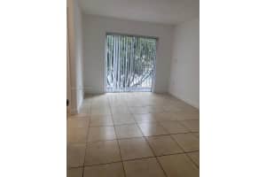4400 W 16th Ave 332, Hialeah