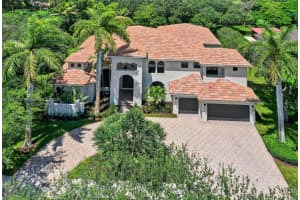 3303 W Stonebrook Cir, Davie