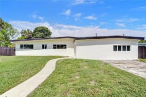 19900 Ne 21st Ave, Miami