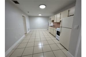 25 W 4th St 103, Hialeah