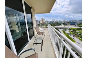 19501 W Country Club Dr 1408, Aventura