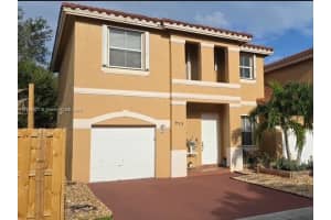 953 Nw 135th Ave 953, Pembroke Pines