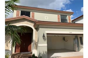 3523 W 105th Pl 3523, Hialeah