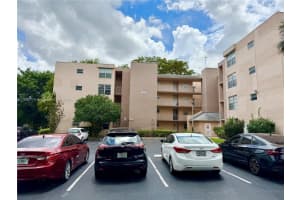 9495 Evergreen Pl 101, Davie