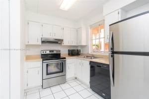 6155 Nw 186th St 202, Hialeah