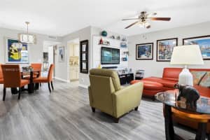 251 Sw 132nd Way 215h, Pembroke Pines