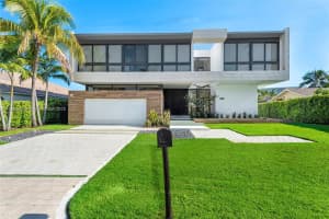 418 Sunset Dr, Hallandale Beach