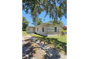 1575 Ne 128th St, North Miami