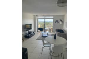 2350 Ne 135th 1109, North Miami