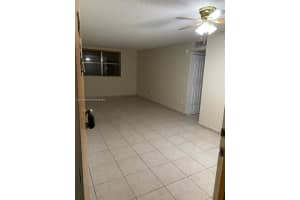 666 W 81st St 220, Hialeah