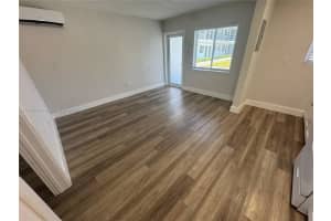 25 W 6th St 2, Hialeah