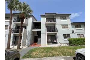 7180 Nw 179th St 202, Hialeah