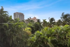 20335 W Country Club Dr 209, Aventura