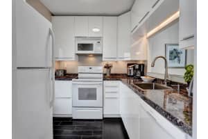 5102 Nw 36th St 511, Lauderdale Lakes