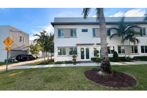 6612 Nw 103rd Pkwy, Doral