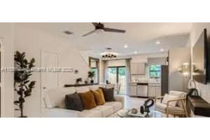 425 Ne 1st Dr, Florida City