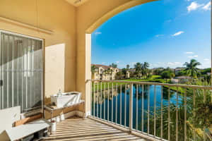 2600 S University Dr 308, Davie