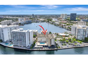 111 Golden Isles Dr C4, Hallandale Beach