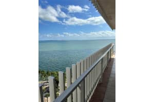 2 Grove Isle Dr B1501, Miami 2 Grove Isle Dr B1501, Miami