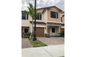4715 Brumby Ter 4715, Davie