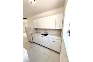 25 Navarre Ave 2, Coral Gables