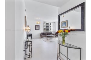 1060 Brickell Ave 3117, Miami