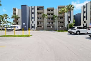 10090 Nw 80th Ct 1447, Hialeah Gardens