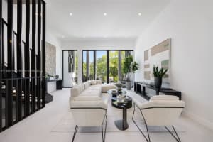 84 Sw 28th Rd 5, Miami
