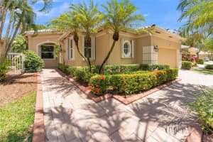2468 Bay Isle Ct, Weston