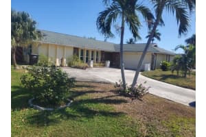 900 S Mangonia Cir, West Palm Beach