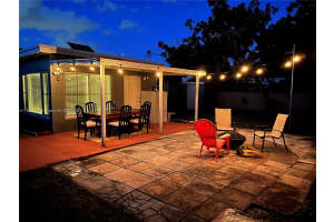 670 Ne 57th Ct, Oakland Park