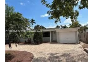 804 Ne 2nd St, Hallandale Beach