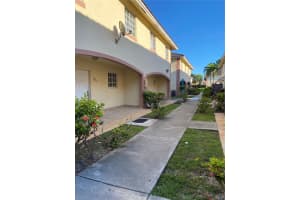 6763 Nw 182nd St 105, Hialeah