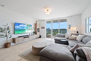 15051 Royal Oaks Ln 806, North Miami