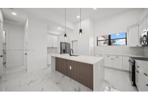 27 Sw 8th Pl, Cape Coral