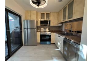 20940 Bay Ct 333-3, Aventura