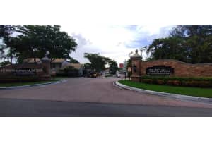 9719 N New River Canal Rd 308, Plantation