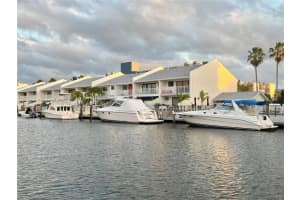 3547 Ne 168th St 101, North Miami Beach